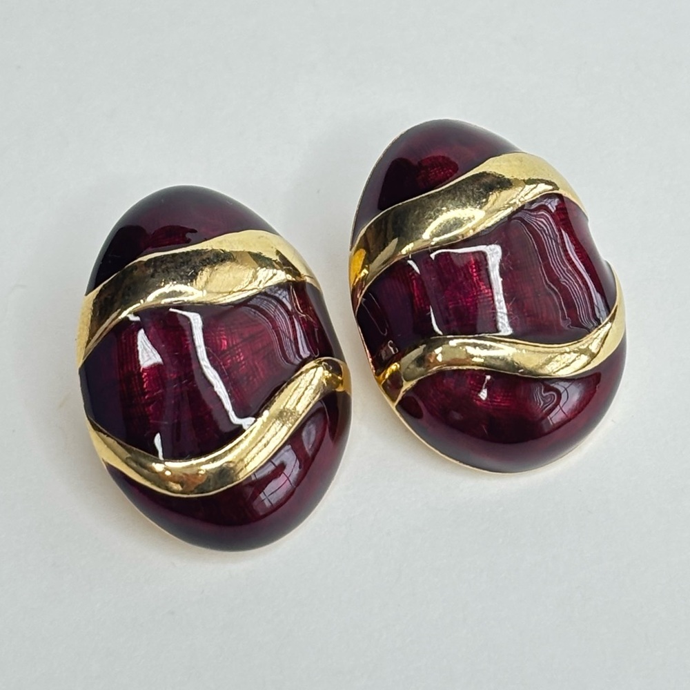 Vintage 1980’s Oval Gold & Burgundy Enameled Costume Jewelry Pierced Earrings‎